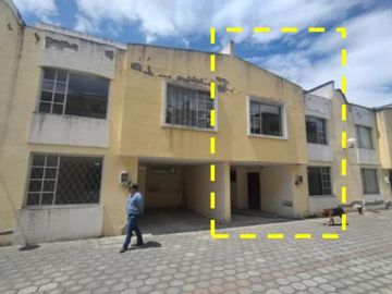 VIVIENDA UNIFAMILIAR DE 3 PISOS, EN VENTA, EN SAN JOSÉ DE MORÁN CALDERÓN-PICHINCHA