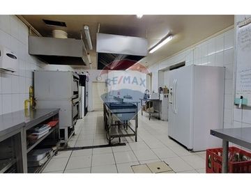 Oportunidad en Providencia: Casa con uso comercial