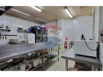 Oportunidad en Providencia: Casa con uso comercial