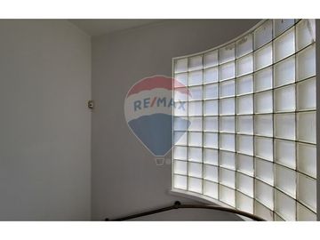 Oportunidad en Providencia: Casa con uso comercial