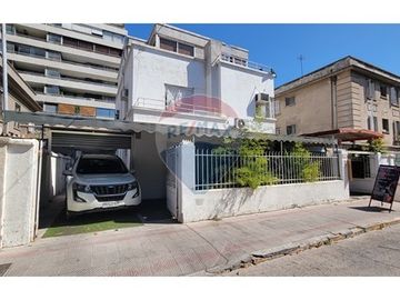 Oportunidad en Providencia: Casa con uso comercial