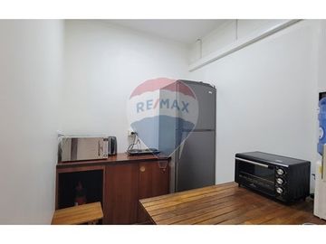 Oportunidad en Providencia: Casa con uso comercial