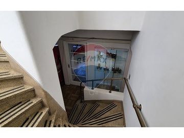 Oportunidad en Providencia: Casa con uso comercial