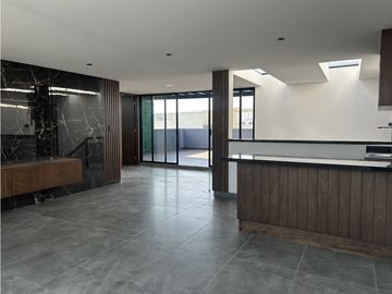 VENTA DE CASA EN CASCATTA LOMAS DE ANGELOPOLIS