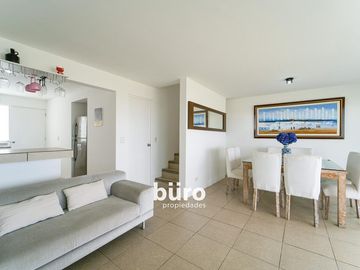 LINDA CASA DE PLAYA EN VENTA CON VISTA AL MAR, 1RA FILA, ASIA DEL SUR