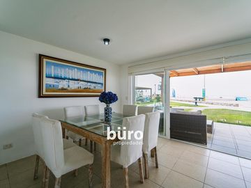 LINDA CASA DE PLAYA EN VENTA CON VISTA AL MAR, 1RA FILA, ASIA DEL SUR