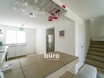 LINDA CASA DE PLAYA EN VENTA CON VISTA AL MAR, 1RA FILA, ASIA DEL SUR