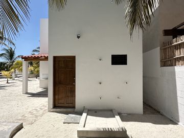 CASA EN VENTA EN LA PLAYA  EN SEGUNDA FILA EN SAN BENITO YUCATAN