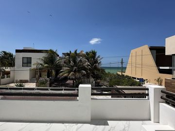 CASA EN VENTA EN LA PLAYA  EN SEGUNDA FILA EN SAN BENITO YUCATAN