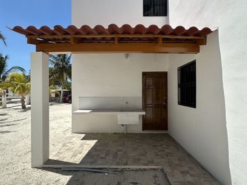 CASA EN VENTA EN LA PLAYA  EN SEGUNDA FILA EN SAN BENITO YUCATAN
