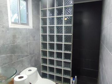 OFERTA ! PARCELA CON CASA TIPO CABAÑA EXCELENTE UBICACIÓN