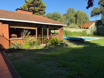 CASA EN ALQUILER. VENTA, APTA CREDITO, ACEPTA PERMUTA
