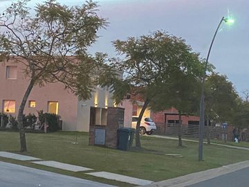 Terreno en venta Barrio Vistas, Puertos del Lago, Escobar