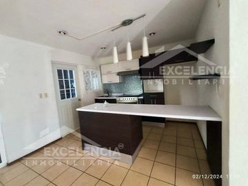 CASA EN VENTA EN CAÑADAS DEL BOSQUE