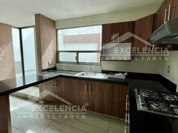 CASA EN VENTA EN CONGRESO CONSTITUYENTES