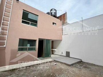 CASA EN VENTA EN CONGRESO CONSTITUYENTES