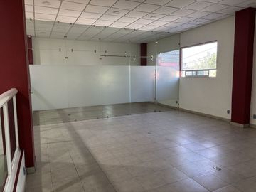 Casa, oficinas y salon de fiestas en Nezahualcóyotl