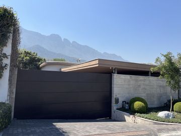 CASA DE UNA SOLA PLANTA EN VENTA EN LAS CALZADAS