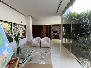CASA DE UNA SOLA PLANTA EN VENTA EN LAS CALZADAS
