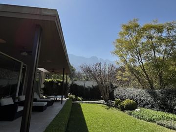 CASA DE UNA SOLA PLANTA EN VENTA EN LAS CALZADAS