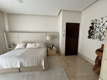 CASA DE UNA SOLA PLANTA EN VENTA EN LAS CALZADAS
