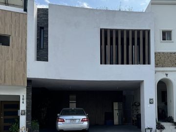 CASA EN VENTA RESIDENCIAL LA HUASTECA