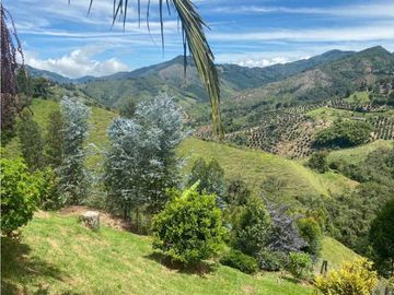 Finca moderna en El Retiro Antioquia