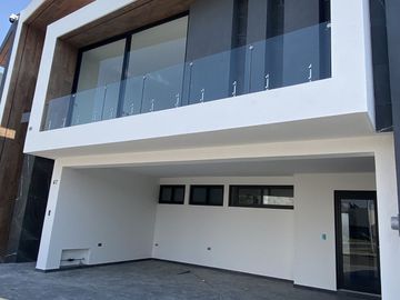 ESTRENA CASA EN FRACC RECTA CHOLULA MUY CERCA DE LA  UDLAP