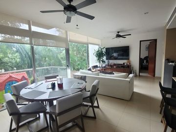 Se vende departamento amueblado en Anthea, Yucatán Country Club.