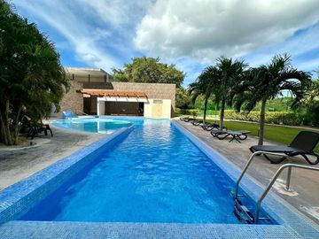 Se vende departamento amueblado en Anthea, Yucatán Country Club.