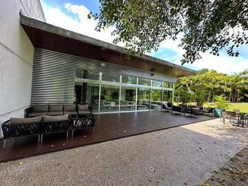 Se vende departamento amueblado en Anthea, Yucatán Country Club.