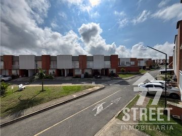 Casa en el  condominio Versalles