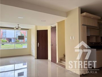 Casa en el  condominio Versalles