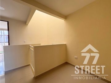 Casa en el  condominio Versalles