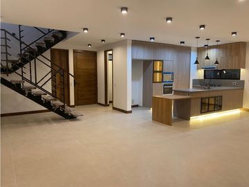Venta de Casa en Unidad Cerrada El Retir