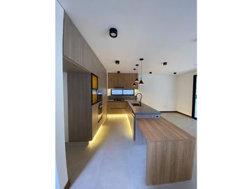 Venta de Casa en Unidad Cerrada El Retir