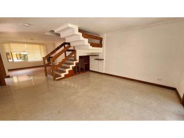 Rentamos o vendemos hermosa casa en chía!!