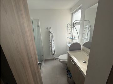 VENTA CASA ESQUINERA CON 2 PARQUEADEROS EN CIUDAD COUNTRY JAMUNDI-JC