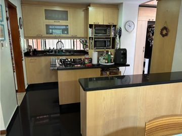 Casa transversal intermedia de Envigado.