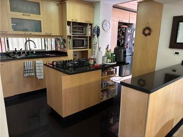 Casa transversal intermedia de Envigado.
