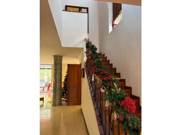 Casa transversal intermedia de Envigado.