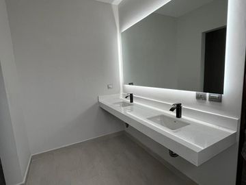 CASA EN VENTA CARRETERA NACIONAL BOSQUES DE LAS MISIONES