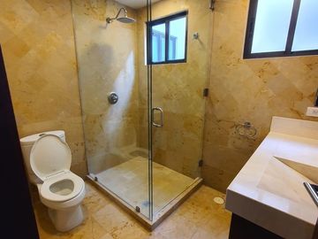 Residencia en venta en Santa Cruz buena vista acabados de lujo y amplios espacios