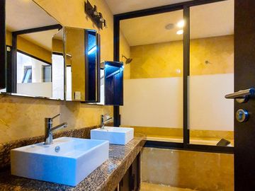 Residencia en venta en Santa Cruz buena vista acabados de lujo y amplios espacios