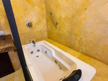Residencia en venta en Santa Cruz buena vista acabados de lujo y amplios espacios