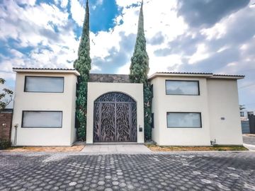 Residencia en venta en Santa Cruz buena vista acabados de lujo y amplios espacios