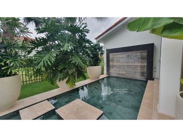 CASA DE LUJO CON PISCINA CLIMATIZADA SANTA MARIA FAIRWAY ESTATE MLD