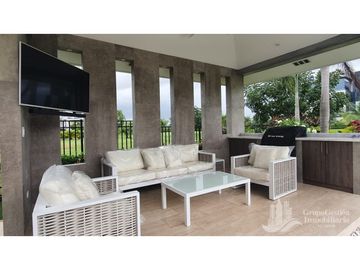 CASA DE LUJO CON PISCINA CLIMATIZADA SANTA MARIA FAIRWAY ESTATE MLD