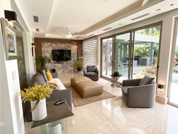CASA DE LUJO CON PISCINA CLIMATIZADA SANTA MARIA FAIRWAY ESTATE MLD