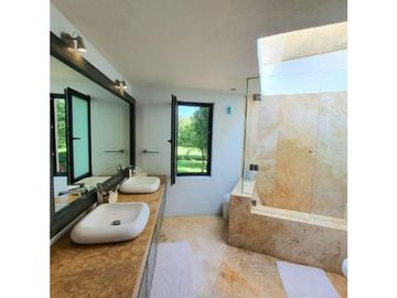 Casa en venta en el Club de Golf Avándaro Valle de Bravo